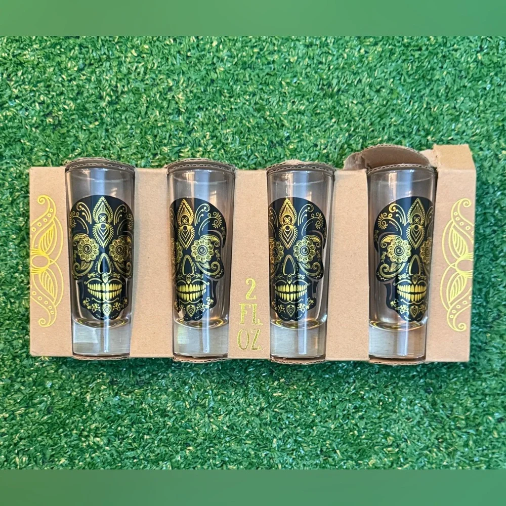 Skull Design Shot Glass Set - Black and Gold